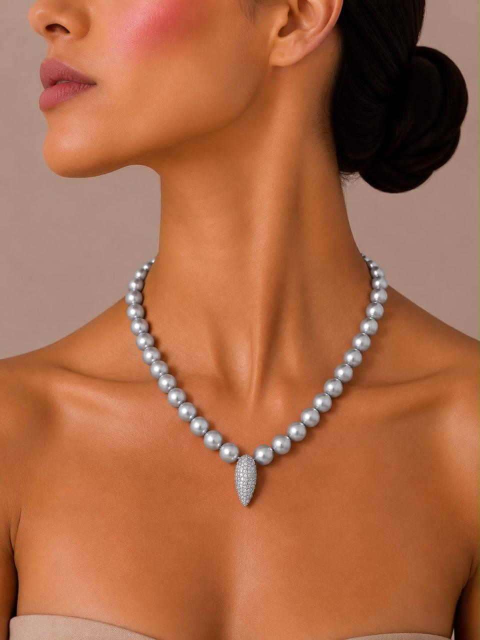 DIANAxPENDANT